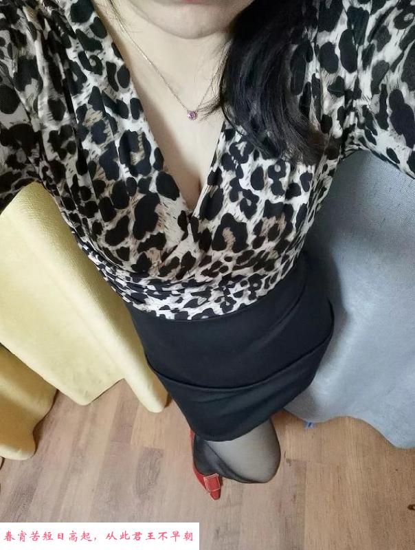 蓝光时代红街熟女 第2张