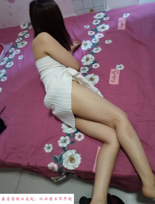 制服诱惑小浪货灵灵 第1张