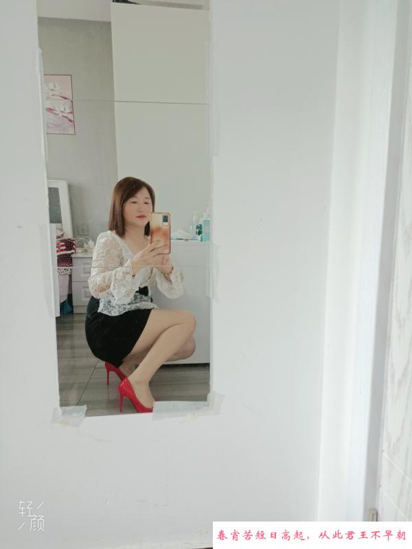 闵行潮喷三通少妇 第1张