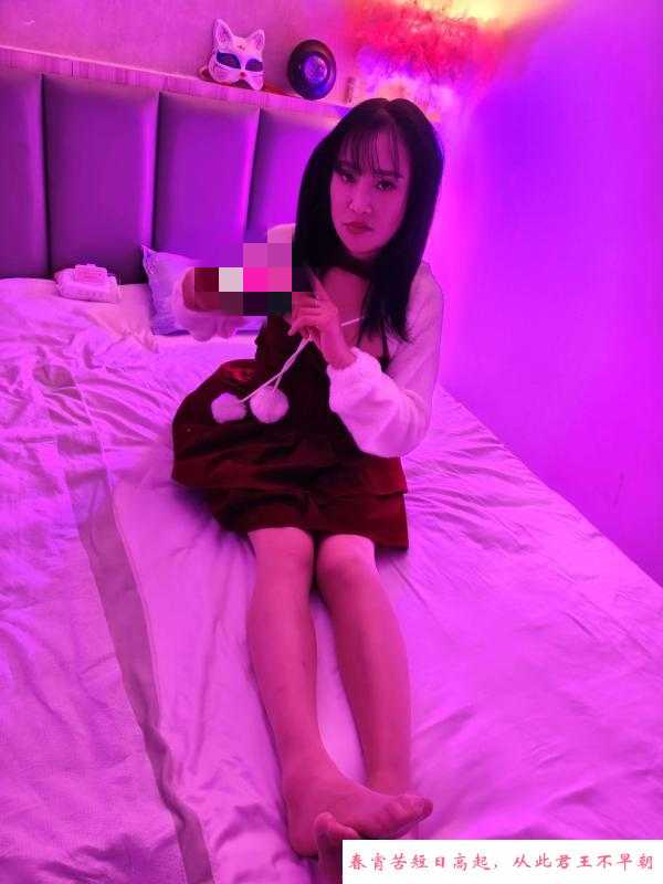 体验夫子庙圣诞礼服 第2张