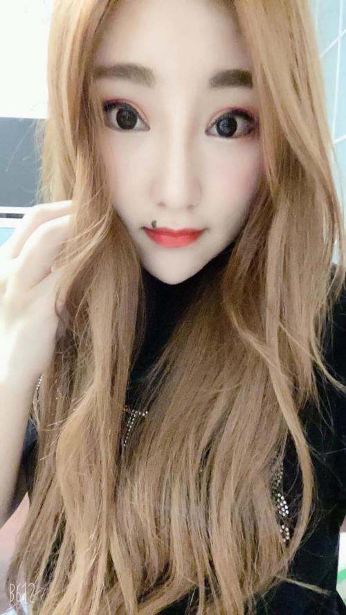 新街口肉感浪骚美女 第1张