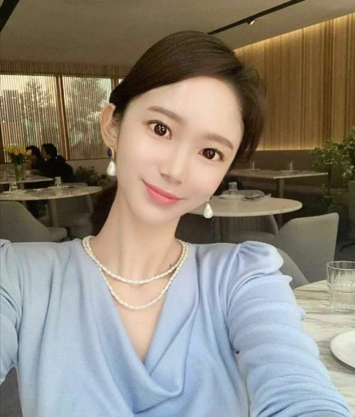 太原爆乳小妹妹，大奶控的可以体验一下 第4张