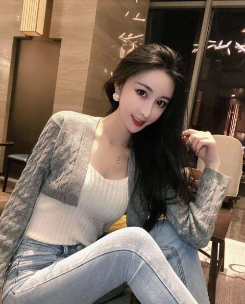 名媛姐姐在兼职 第1张