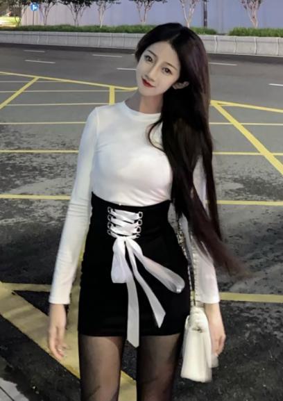 温柔漂亮迷人性感的琳琳,胸大逼紧穴嫩水多超爽 第1张