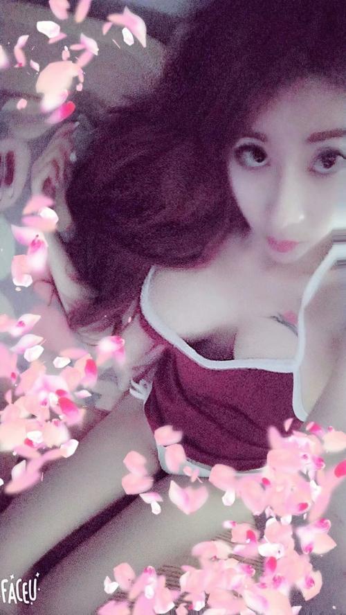 泉州-艾米一可后门车震3P 第2张