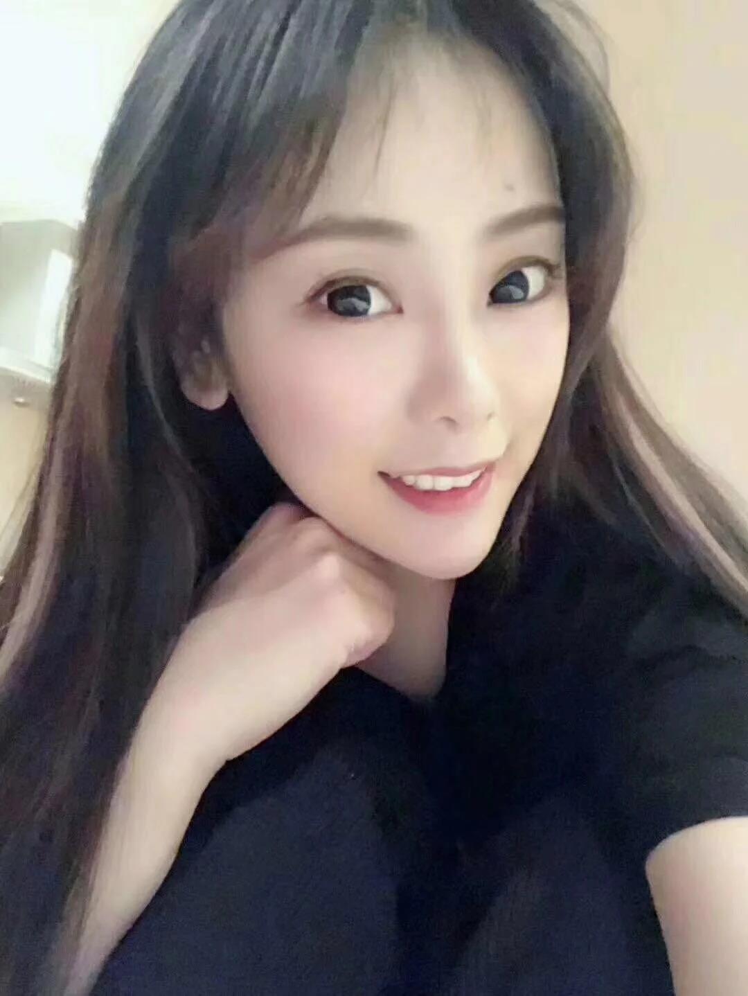 可爱型妹妹会玩的开花样多 第1张
