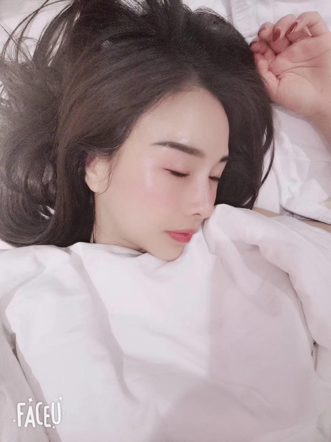 疫情探险！颜控兄弟们可以搞快试一试.美瞳 第1张