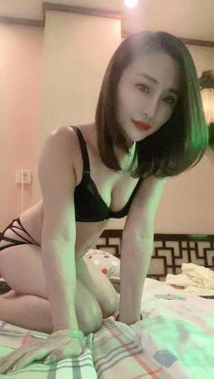 享受极品荡女，妩媚风流，床技一级棒，尺度大不机车 第1张
