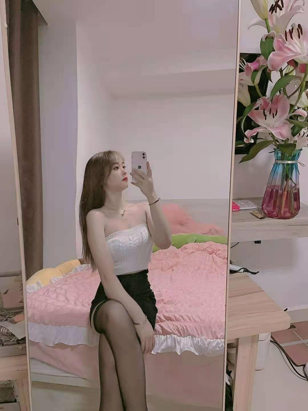 天津朋友己体验介绍过来的兼职美女,超配合超粉嫩多水,性感苗条身材 第2张