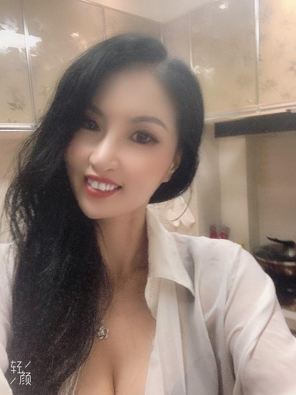 丝袜风情妖媚人妻 第2张