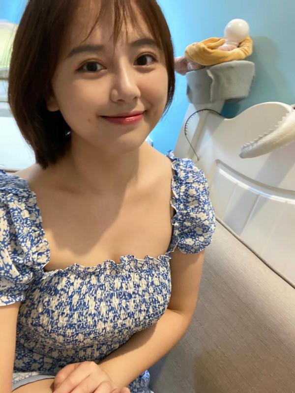 长相清纯的小桐 第3张
