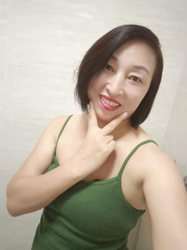 南京玄武门站熟女 第2张