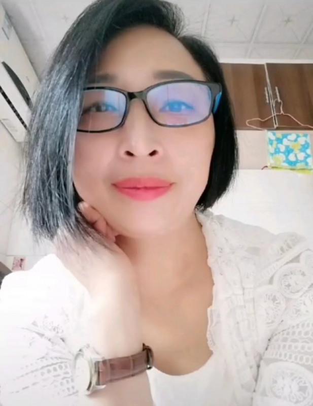 南京玄武门站熟女 第4张