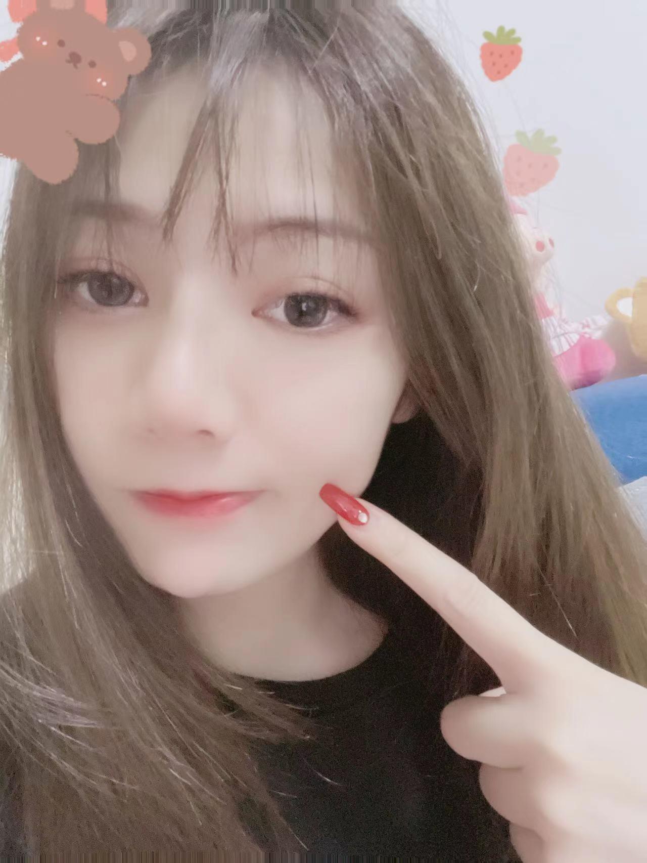 24岁小白颜值担当 第2张