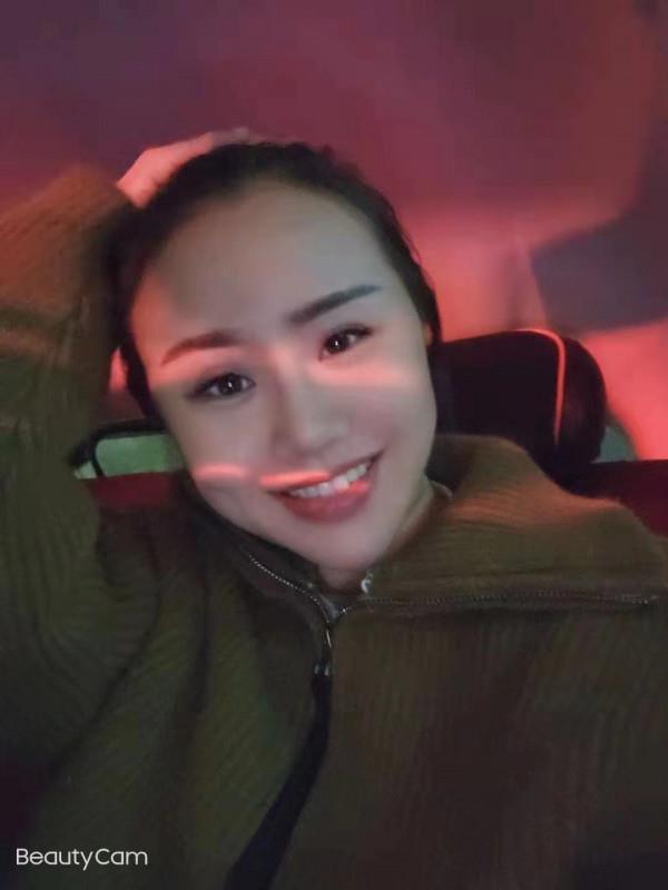 90后微胖小肥臀 第2张