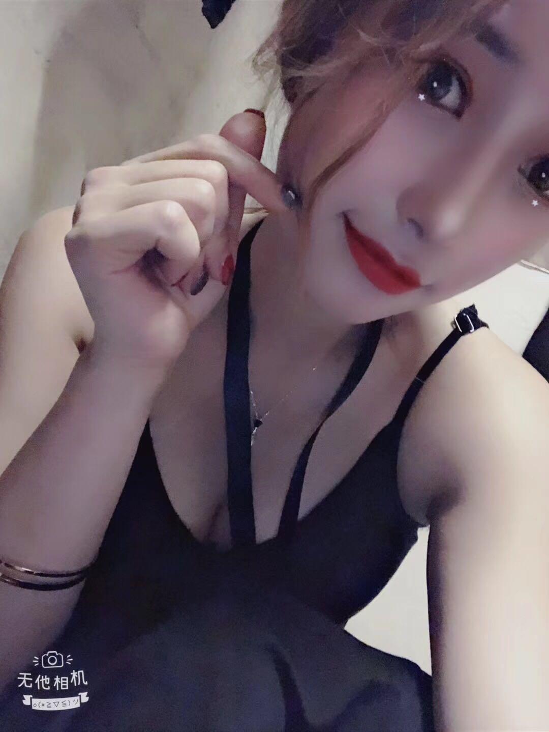 声音很好听的妹子 第1张