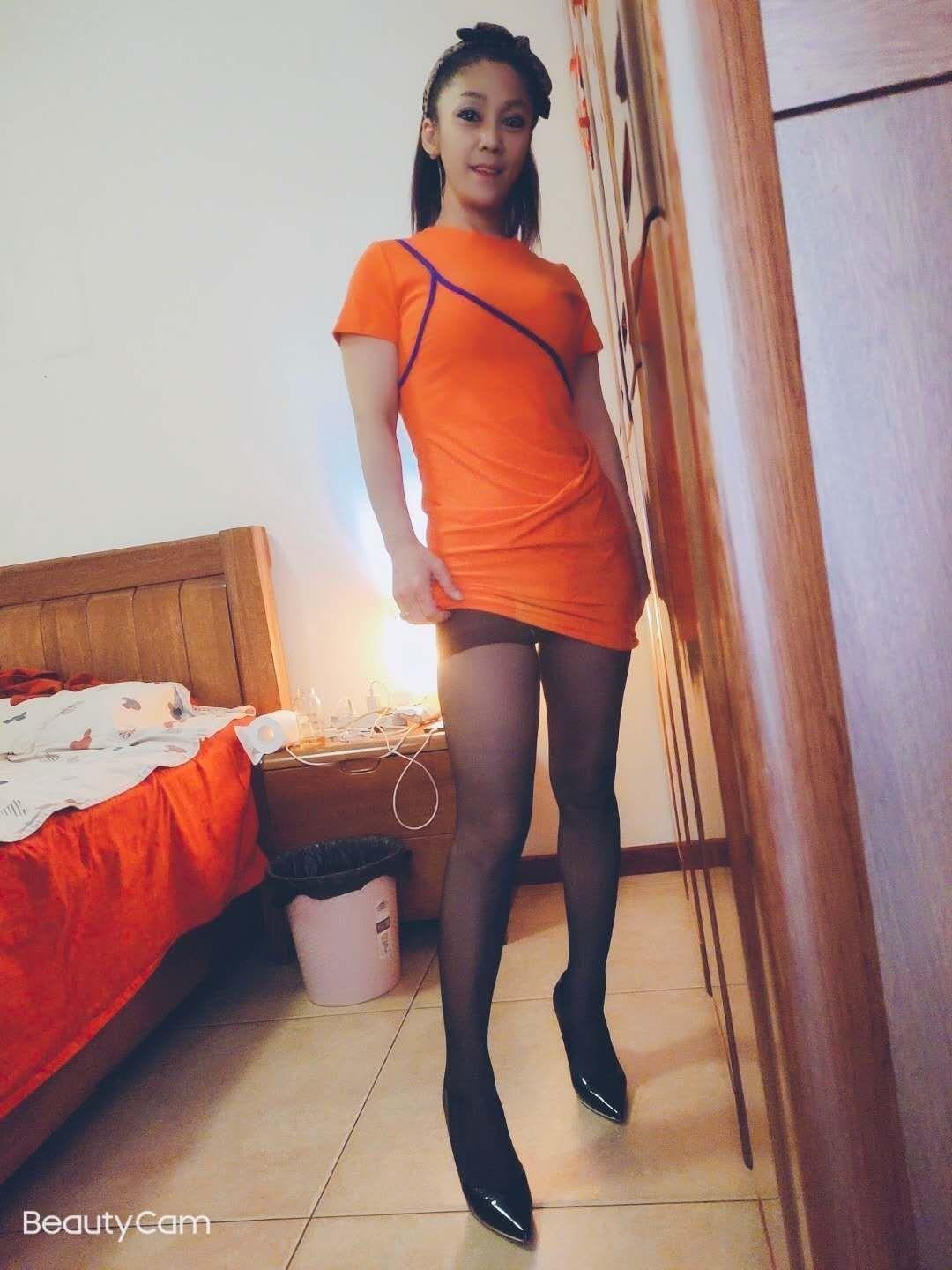 一个姿势都会满足你的熟女 第1张