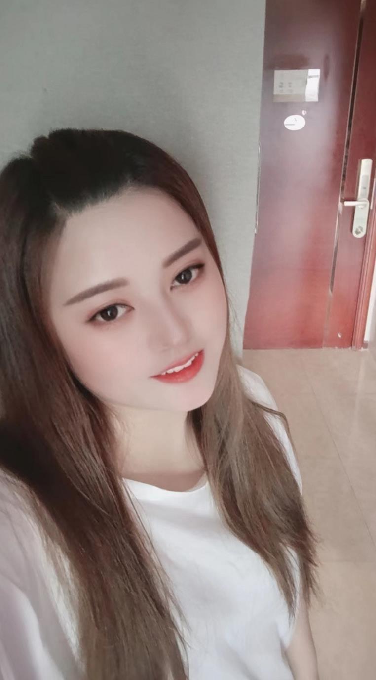 服务周到的兮兮，微胖的妹子弹性十足 第3张