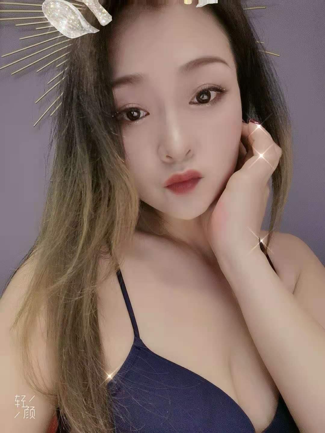 可以3p还可以后花的妹子 第1张
