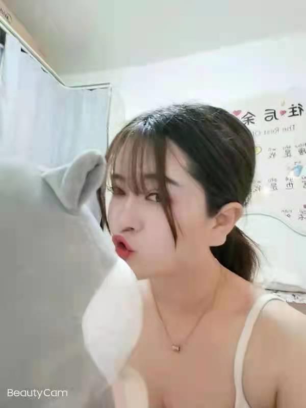 丰满大胸妹~薇薇，热情小女人 第4张